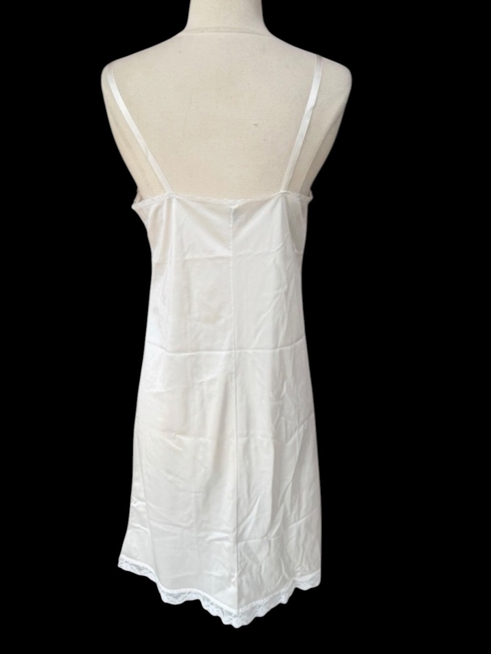 1980s/90s Ashley Taylor 100% Nylon Ivory V-Neckline Scalloped Floral Lace Slip - Picture 5 of 7